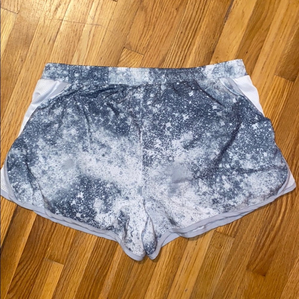 White and gray old navy active shorts - Picture 2 of 6